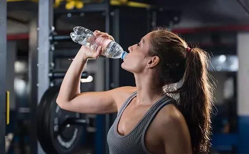 科學家確認人體已被微塑料污染，污染源不僅是海洋